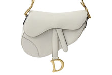 Load image into Gallery viewer, Christian Dior クリスチャンディオール サドル ミニ ハンドバッグ M0447CBAA ホワイト レザー ゴールド金具 ロゴ 美品 中古 4b003551