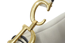 Load image into Gallery viewer, Christian Dior クリスチャンディオール サドル ミニ ハンドバッグ M0447CBAA ホワイト レザー ゴールド金具 ロゴ 美品 中古 4b003551