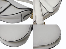 Load image into Gallery viewer, Christian Dior クリスチャンディオール サドル ミニ ハンドバッグ M0447CBAA ホワイト レザー ゴールド金具 ロゴ 美品 中古 4b003551