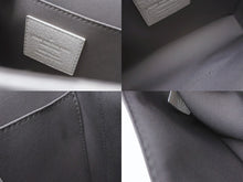 Load image into Gallery viewer, LOUIS VUITTON ルイヴィトン モノグラムトリヨン フラップソフトトランク メッセンジャー レザー ホワイト M57407 良品 中古 4b003555