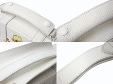 Load image into Gallery viewer, LOUIS VUITTON ルイヴィトン モノグラムトリヨン フラップソフトトランク メッセンジャー レザー ホワイト M57407 良品 中古 4b003555