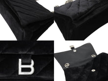 画像をギャラリービューアに読み込む, 極美品 BALENCIAGA バレンシアガ クラッシュ チェーン ショルダーバッグ ミディアム ブラック ベロア 716393 シルバー金具 ロゴ 中古 4b003556