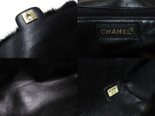 Load image into Gallery viewer, CHANEL シャネル チェーンワンショルダーバッグ 6番台 ココマーク ファー レザー マルチカラー ゴールド金具 美品 中古 4b003574