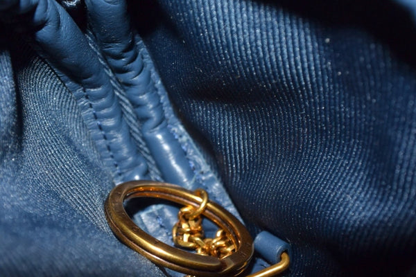 極美品 LOUIS VUITTON ルイヴィトン モノグラム デニム ラウンドポーチ M68290 バックチャーム キーホルダー ネイビー ゴールド金具 中古 4b003585