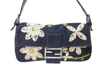 画像をギャラリービューアに読み込む, FENDI フェンディ フラワー デニム マンマバケット エンブロイダリー ワンショルダーバッグ 26424 刺繍 ネイビー シルバー金具 美品 中古 4b003591