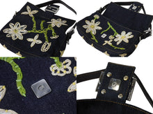 画像をギャラリービューアに読み込む, FENDI フェンディ フラワー デニム マンマバケット エンブロイダリー ワンショルダーバッグ 26424 刺繍 ネイビー シルバー金具 美品 中古 4b003591