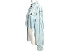 Load image into Gallery viewer, 極美品 MIUMIU ミュウミュウ ヴィンテージ加工デニムシャンブレーシャツ GWC096 インディゴ コットン サイズ42 中古 4b003641