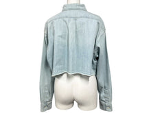 Load image into Gallery viewer, 極美品 MIUMIU ミュウミュウ ヴィンテージ加工デニムシャンブレーシャツ GWC096 インディゴ コットン サイズ42 中古 4b003641