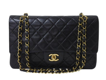 Load image into Gallery viewer, 極美品 CHANEL シャネル マトラッセ25 Wフラップ Wチェーンショルダーバッグ 3番台 ラムスキン ココマーク ブラック ゴールド金具 中古 4b003655
