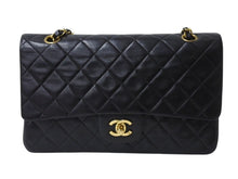 Load image into Gallery viewer, 極美品 CHANEL シャネル マトラッセ25 Wフラップ Wチェーンショルダーバッグ 3番台 ラムスキン ココマーク ブラック ゴールド金具 中古 4b003655
