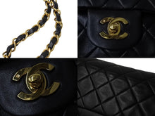 Load image into Gallery viewer, 極美品 CHANEL シャネル マトラッセ23 Wフラップ Wチェーンショルダーバッグ 4番台 ラムスキン ココマーク ブラック ゴールド金具 中古 4b003656