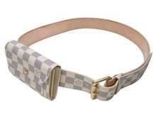 Load image into Gallery viewer, 極美品 LOUIS VUITTON ルイヴィトン ダミエ アズール サンチュール ポシェット ベルト M9835V ホワイト ゴールド金具 中古 4b003698