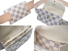 Load image into Gallery viewer, 極美品 LOUIS VUITTON ルイヴィトン ダミエ アズール サンチュール ポシェット ベルト M9835V ホワイト ゴールド金具 中古 4b003698