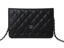 Load image into Gallery viewer, 極美品 CHANEL シャネル チェーンウォレット 長財布 AP0250 27番台 ココマーク キャビアスキン ブラック シルバー金具 中古 4b003700