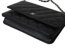 Load image into Gallery viewer, 極美品 CHANEL シャネル チェーンウォレット 長財布 AP0250 27番台 ココマーク キャビアスキン ブラック シルバー金具 中古 4b003700
