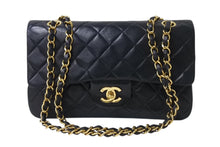 Load image into Gallery viewer, CHANEL シャネル マトラッセ23 Wフラップ Wチェーンショルダーバッグ 2番台 ラムスキン ココマーク ブラック 美品 中古 4b003754