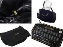 Load image into Gallery viewer, 極美品 CHANEL シャネル ドローストリングス ショルダーバッグ A57519 26番台 ココマーク ウール レザー ネイビー ブラック 巾着型 中古 4b003756