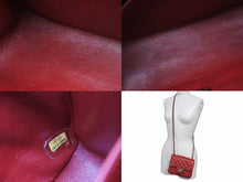 Load image into Gallery viewer, CHANEL シャネル ミニマトラッセ16 チェーンショルダーバッグ 16番台 キャビアスキン レッド シルバー金具 美品 中古 4b003758