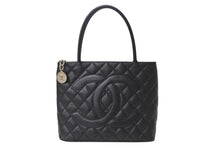Load image into Gallery viewer, CHANEL シャネル 復刻トートバッグ ハンドバッグ 6番台 キャビアスキン ブラック ココマーク ロゴ 鞄 シルバー金具 美品 中古 4b003785