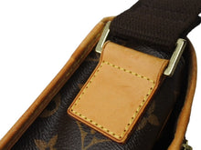 Load image into Gallery viewer, LOUIS VUITTON ルイ ヴィトン メッセンジャー ボスフォールPM ショルダーバッグ M40106 モノグラム ブラウン 美品 中古 4b003792