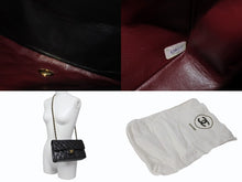 Load image into Gallery viewer, 極美品 CHANEL シャネル マトラッセ23 Wフラップ Wチェーンショルダーバッグ 3番台 ラムスキン ココマーク ブラック ゴールド金具 中古 4b003838