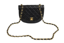 Load image into Gallery viewer, 極美品 CHANEL シャネル ホーボー チェーンショルダーバッグ 1番台 ココマーク ラムスキン キルティング ブラック ゴールド金具 中古 4b003839