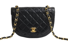 Load image into Gallery viewer, 極美品 CHANEL シャネル ホーボー チェーンショルダーバッグ 1番台 ココマーク ラムスキン キルティング ブラック ゴールド金具 中古 4b003839