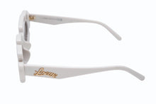 画像をギャラリービューアに読み込む, LOEWE ロエベ サングラス フラワーシェイプ PAULA's IBIZA LW40088U インジェクションナイロン イタリア製 ホワイト 美品 中古 4b003851