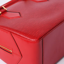 画像をギャラリービューアに読み込む, 極美品 LOUIS VUITTON ルイヴィトン サブロン ハンドバッグ M52047 カスティリアンレッド エピレザー ゴールド金具 中古 4a000153