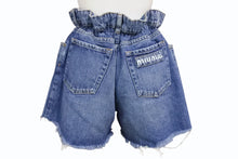 Load image into Gallery viewer, MIUMIU ミュウミュウ デニムショートパンツ デニムショーツ GWP300 サイズ27 ロゴプリント インディゴブルー 美品 中古 4b003888