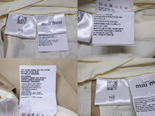 Load image into Gallery viewer, 極美品 MIUMIU ミュウミュウ チノ ミニスカート MG1801 サイズ40 刺繍ロゴ入り ツータック アウトタック ベージュ 中古 4b003890