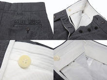 Load image into Gallery viewer, MIUMIU ミュウミュウ ミニスカート MG1801 サイズ40 ツータック アウトタック グレー ホワイト ロゴ刺繍 美品 中古 4b003891