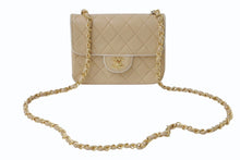 Load image into Gallery viewer, CHANEL シャネル ミニマトラッセ17 Sフラップ Sチェーンショルダーバッグ 1番台 ココマーク ラムスキン ベージュ 美品 中古 4b003911