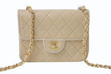 Load image into Gallery viewer, CHANEL シャネル ミニマトラッセ17 Sフラップ Sチェーンショルダーバッグ 1番台 ココマーク ラムスキン ベージュ 美品 中古 4b003911