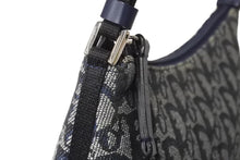 画像をギャラリービューアに読み込む, Christian Dior クリスチャンディオール サドルポーチ アクセサリーポーチ トロッター柄 ネイビー 2002年製 美品 中古 4b003918