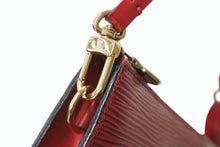 Load image into Gallery viewer, LOUIS VUITTON ルイヴィトン ポシェット アクセソワール アクセサリーポーチ M52947 エピ レザー レッド ゴールド金具 美品 中古 4b003926