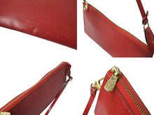 Load image into Gallery viewer, LOUIS VUITTON ルイヴィトン ポシェット アクセソワール アクセサリーポーチ M52947 エピ レザー レッド ゴールド金具 美品 中古 4b003926