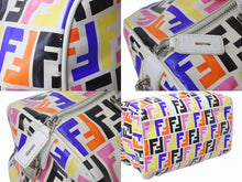 画像をギャラリービューアに読み込む, FENDI フェンディ ハンドバッグ 8BL098 PVC レザー マルチカラー ホワイト ズッカ柄 総柄 シルバー金具 美品 中古 4b003938
