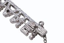 Load image into Gallery viewer, 極美品 CHANEL シャネル ココマーク ブローチ 重量約12.1g 02P刻印 ブランドロゴ ラインストーン メタル シルバー クリア 中古 4b003968