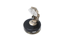 Load image into Gallery viewer, 極美品 CHANEL シャネル イヤリング 両耳 ボーダー丸ボタン ココマーク＆パール＆リボンモチーフ 08A刻印 4.0g クリア ブラック ホワイト 中古 4b003973