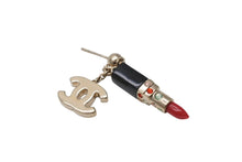 Load image into Gallery viewer, 極美品 CHANEL シャネル ピアス ココマーク リップスティック ピアス 両耳 04A刻印 8.6g GP ゴールド ブラック レッド 中古 4b003957