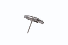 Load image into Gallery viewer, 極美品 CHANEL シャネル ピアス 両耳 ココマーク ラインストーン 03A刻印 メタル ラインストーン シルバー 3.4g 中古 4b003956a