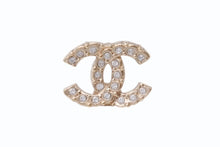 Load image into Gallery viewer, 極美品 CHANEL シャネル ココマーク ピアス 片耳 C21K刻印 アクセサリー GP ラインストーン 1.4g ゴールド 中古 4b003960