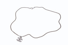 Load image into Gallery viewer, 極美品 CHANEL シャネル ココマーク ネックレス ラインストーン アクセサリー 06V刻印 メタル シルバー 4g 中古 4b003942