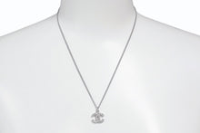 Load image into Gallery viewer, 極美品 CHANEL シャネル ココマーク ネックレス ラインストーン アクセサリー 06V刻印 メタル シルバー 4g 中古 4b003942