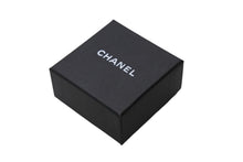 Load image into Gallery viewer, CHANEL シャネル ピアス ココマーク スクエアボックス A11A刻印 重量約4.1g GP ラインストーン シルバー 美品 中古 4b003945