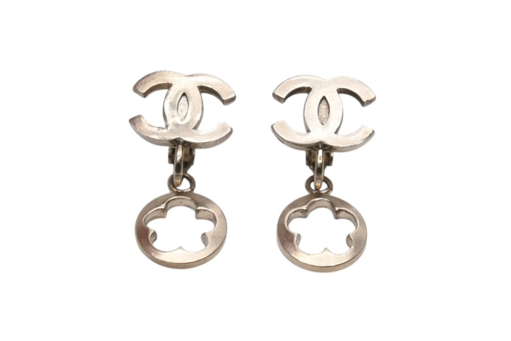 CHANEL Flower Camellia Coco Mark 06P Engraved Weight Approx. 5.1g Earrings GP Gold Good Condition Used 4b003976