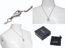 Load image into Gallery viewer, CHANEL シャネル ココマーク ネックレス 重量約7.5g 07A刻印 全長約42cm ラインストーン メタル シルバー クリア 美品 中古 4b003982
