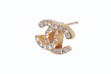 Load image into Gallery viewer, 極美品 CHANEL シャネル ココマーク ラインストーン ピアス 片耳 アクセサリー 01P刻印 1.7g GP ゴールド 中古 4b003988