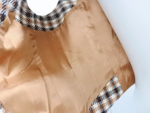 Load image into Gallery viewer, 極美品 AREA エリア ウール コットン混 チェック柄 ベスト クリスタル付き ブラウン サイズ4 中古 4b003991